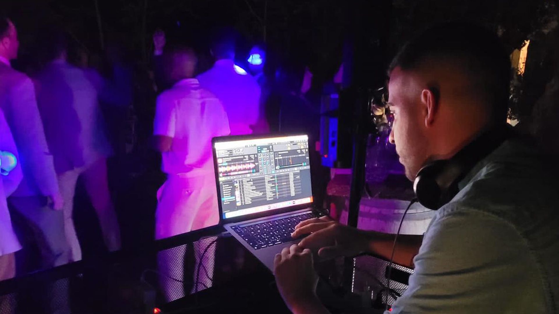 Servicios de DJ en Costa Amalfi